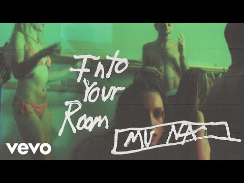 Holly Humberstone, MUNA - Into Your Room (Official Visualiser)