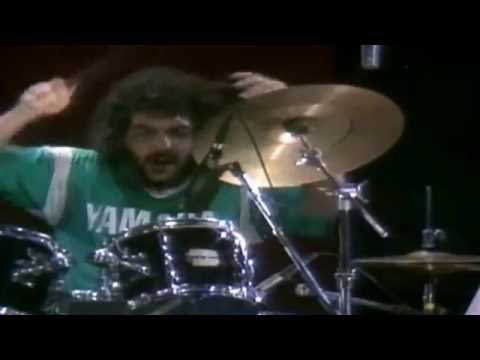 Steve Gadd Drum Solo/Duet with Ralph MacDonald MORE COWEBELL VERSION! fr Grover Washington Jr Live