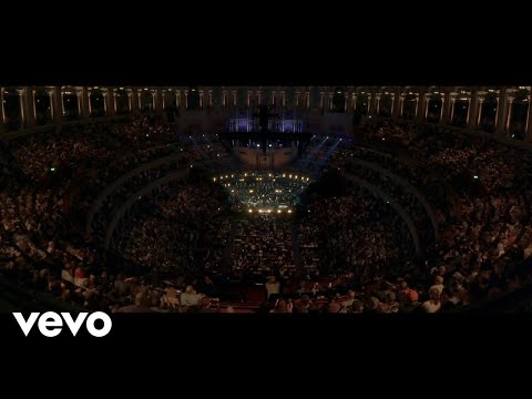 Cypress Hill, London Symphony Orchestra - I Ain&#039;t Goin&#039; Out Like That (Live)