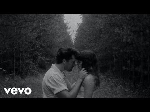 Oh Wonder - Don&#039;t Let The Neighbourhood Hear (Official Video)