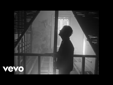 Jamie Cullum - Drink (Official Video)