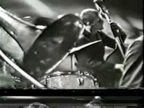 Scott LaFaro playing his Prescott Bass