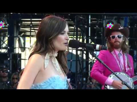 Kacey Musgraves - Dime Store Cowgirl (Live at Farm Aid 30)