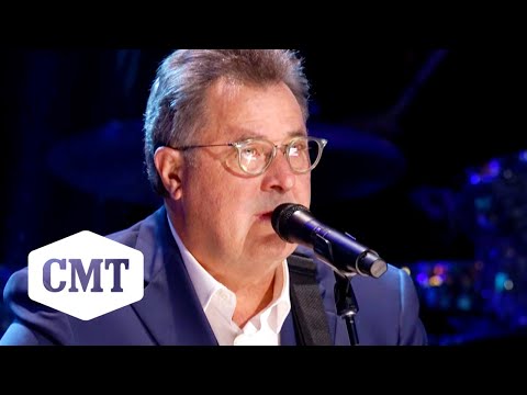 Vince Gill Performs &quot;I Gave You Everything I Had&quot; | CMT Giants: Vince Gill