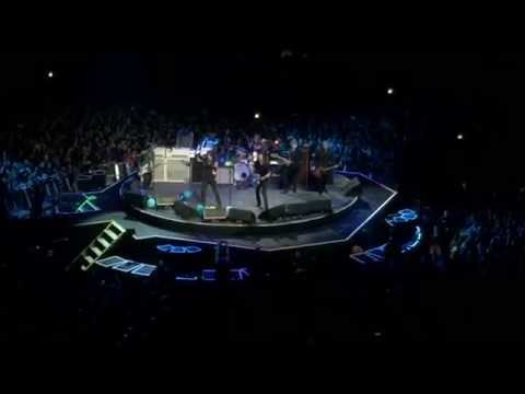 Foo Fighters with Alice Cooper - Schools Out HD