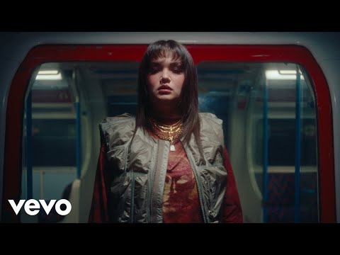 Lola Young - Annabel&#039;s House