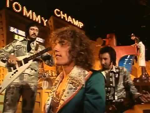 The Who &amp; Elton John - Pinball Wizard (Tommy 1975)