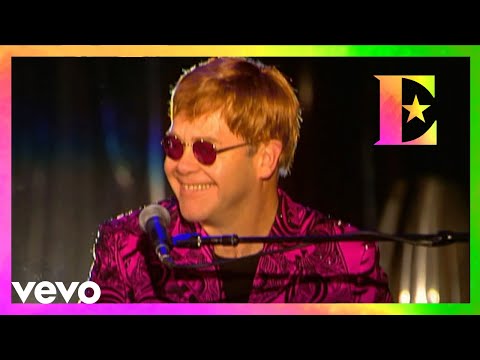 Elton John - Funeral For A Friend / Love Lies Bleeding (Live At Madison Square Garden)