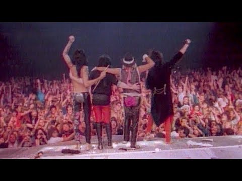 Mötley Crüe - Home Sweet Home (Official Music Video)
