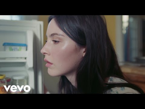 Gracie Abrams - Mess It Up (Official Video)