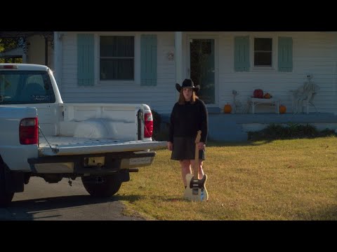 Soccer Mommy - Feel It All The Time (Official Music Video)