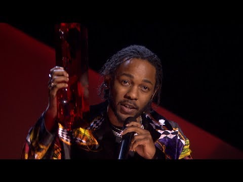 Kendrick Lamar wins International Male Solo Artist | The BRIT Awards 2018