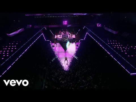 Maroon 5 - Pepsi Super Bowl LIII Halftime Show ft. Travis Scott, Big Boi