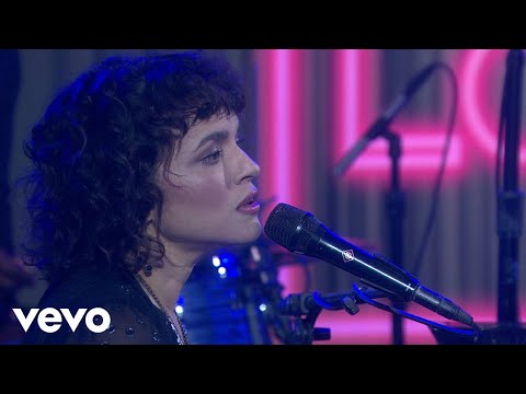 Norah Jones - Begin Again (Live On The Today Show)