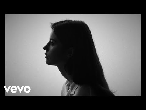 Gracie Abrams - Where do we go now? (Official Music Video)