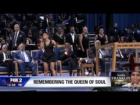 Ariana Grande Performs &quot;Natural Woman&quot; (Aretha Franklin Memorial)