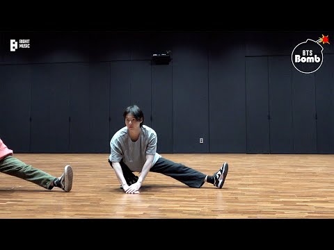 [BANGTAN BOMB] SUGA Takes Hip Hop Dance 101 - BTS (방탄소년단)