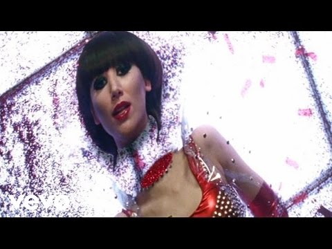 Yeah Yeah Yeahs - Heads Will Roll (Official Music Video)