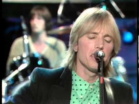 Tom Petty Performs &quot;American Girl&quot; (Live) - Fridays