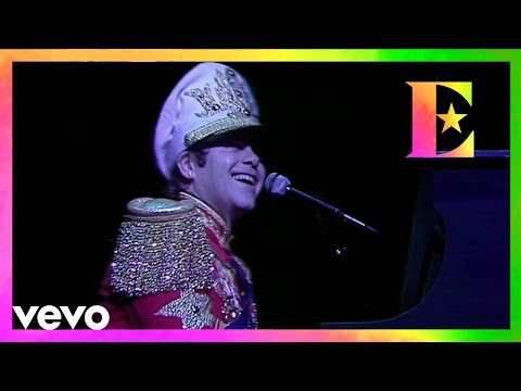 Elton John - Someone Saved My Life Tonight (Old Grey Whistle Test 1982)