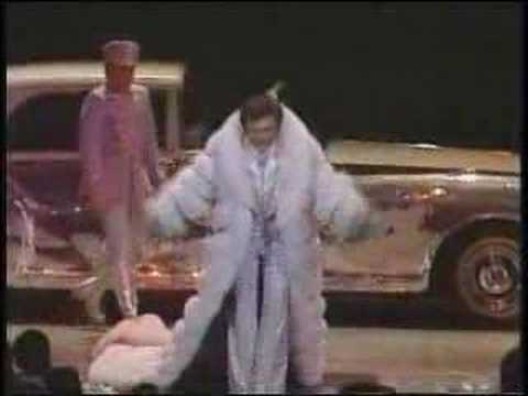 Liberace Music Video &amp; Entrance 1981