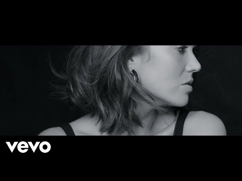 Mandy Moore - When I Wasn’t Watching