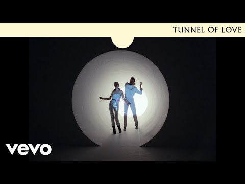 Dire Straits - Tunnel Of Love (Official Music Video)