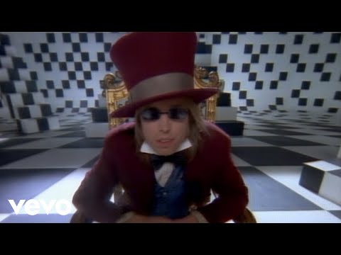 Tom Petty And The Heartbreakers - Don&#039;t Come Around Here No More (Official Music Video)