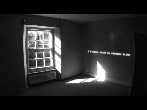 Holly Humberstone - Paint My Bedroom Black (Official Lyric Video)