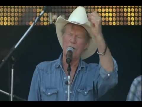 Billy Joe Shaver - Honky Tonk Heroes (Live at Farm Aid 2011)