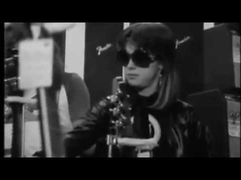 Suzi Quatro - All Shook Up Music Video