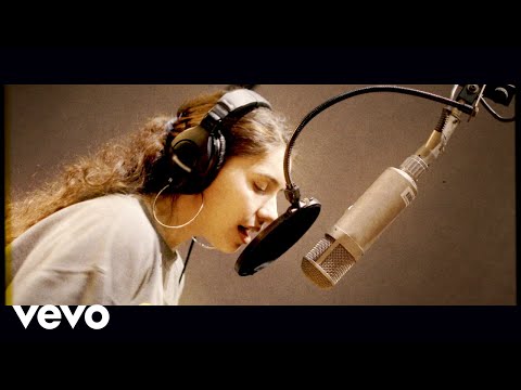 Alessia Cara - Rooting For You (Live Off The Floor)