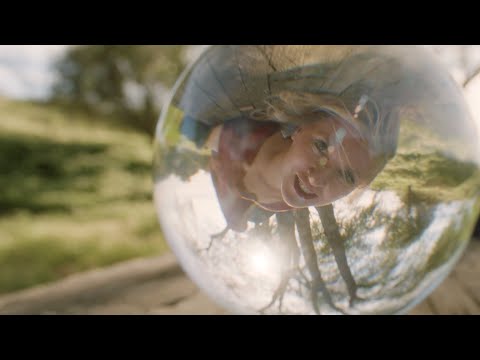 Liz Phair - Spanish Doors (Official Music Video)