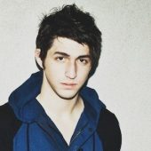 VIDEO: Porter Robinson Is Making Waves