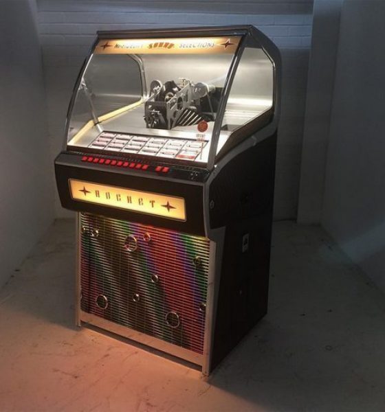 Sound Leisure Vinyl Jukebox