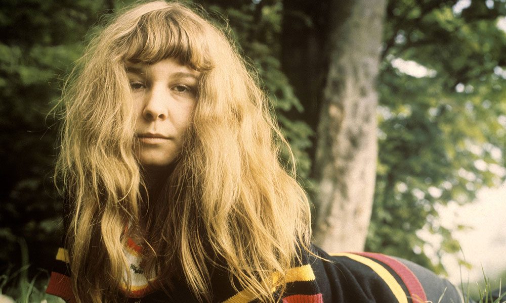 Sandy Denny photo by Estate Of Keith Morris/Redferns