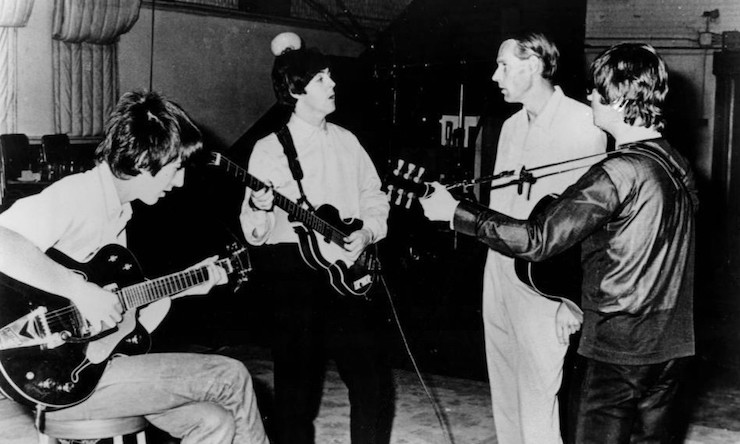 Beatles_and_George_Martin_in_studio_1966
