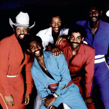 uDiscover Music image background