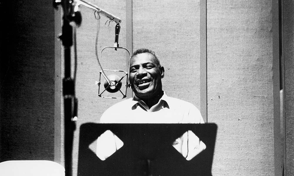 Howlin' Wolf photo - Courtesy: Chess Records Archives