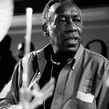 uDiscover Music image background