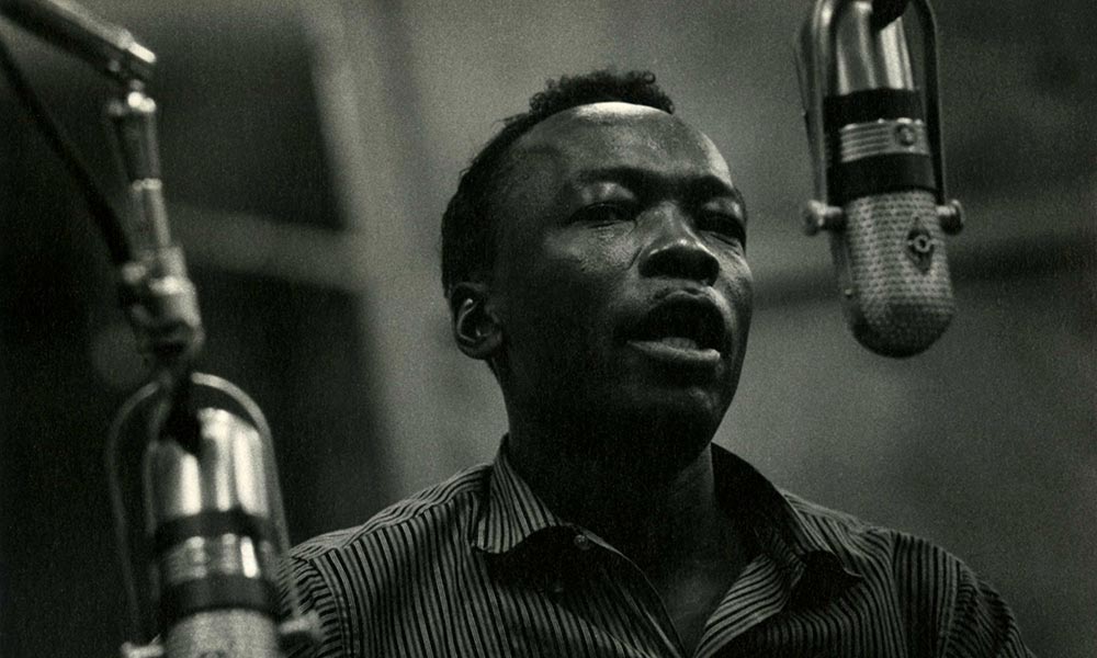 Best John Lee Hooker Songs: 20 Essentials By The Blues Legend