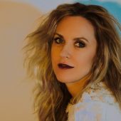 Best Liz Phair Songs: 25 Extraordinary Tracks From The Indie Rock Pioneer