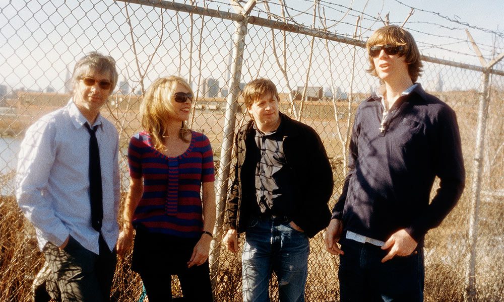Sonic-Youth-Hold-That-Tiger-Live