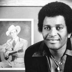 uDiscover Music image background