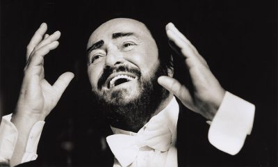 Pavarotti black and white photo