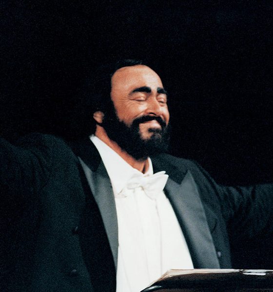 Pavarotti live photo
