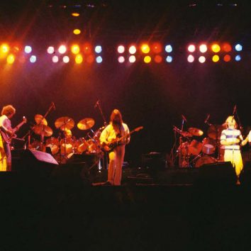 uDiscover Music image background