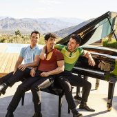 Jonas Brothers, Coldplay To Play Intimate LA Concerts During Grammys Week