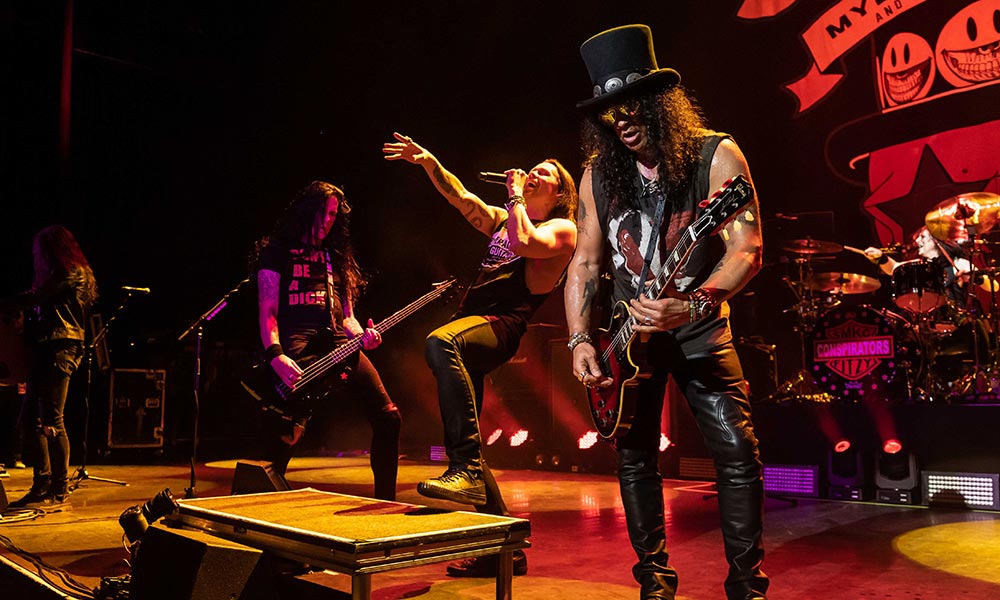 SLASH FEATURING MYLES KENNEDY & THE CONSPIRATORS Kick Off U.S. Tour In  Portland (Video) 