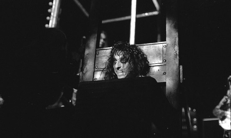 Alice Cooper guillotine live show